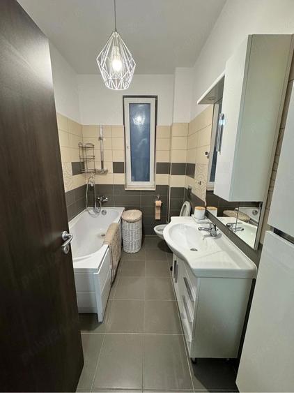 Proprietar, inchiriez apartament 3 camere - 8