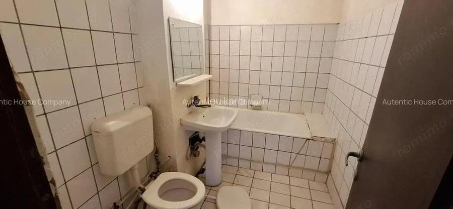 Navodari-Centru- 2 camere cf 1, et.3....