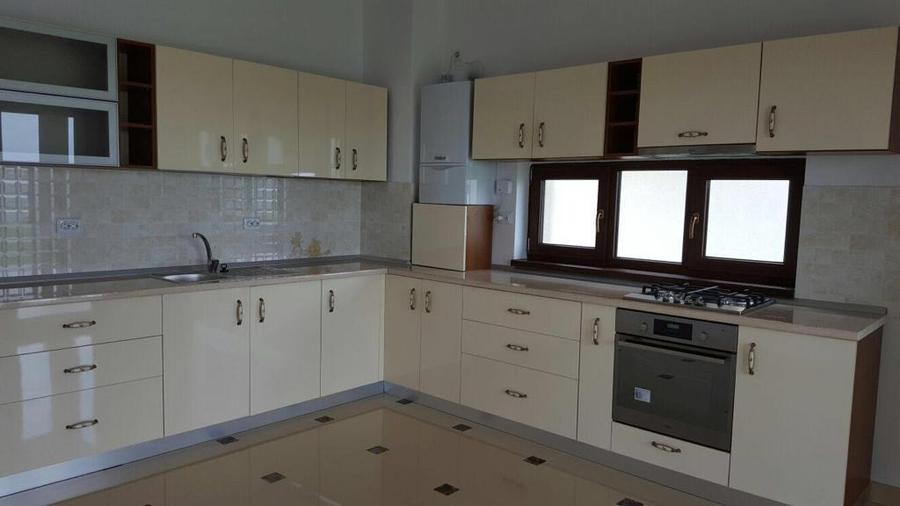 VILA Individuala - LUX BRAGADIRU - BUDA - 4 camere, 220mp. curte 800mp. - 9