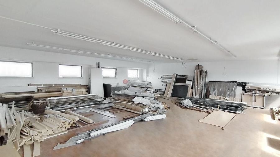 Suprafata generoasa Pret atractiv - 13