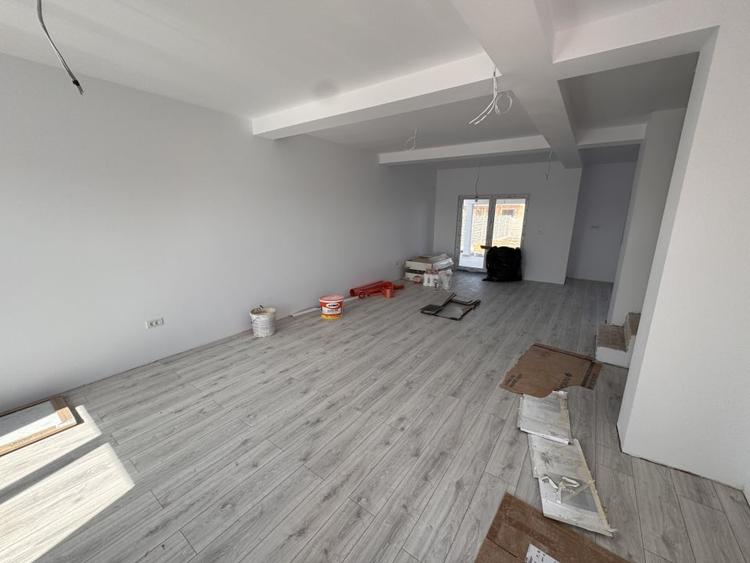 DUPLEX DESPARTIT, SUPRAFATA GENEROASA , TOATE UTILITATILE - 6