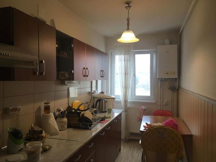 Inchiriez apartament 2 camere, decomandat Dambu (zona Darina, scoala) - 1