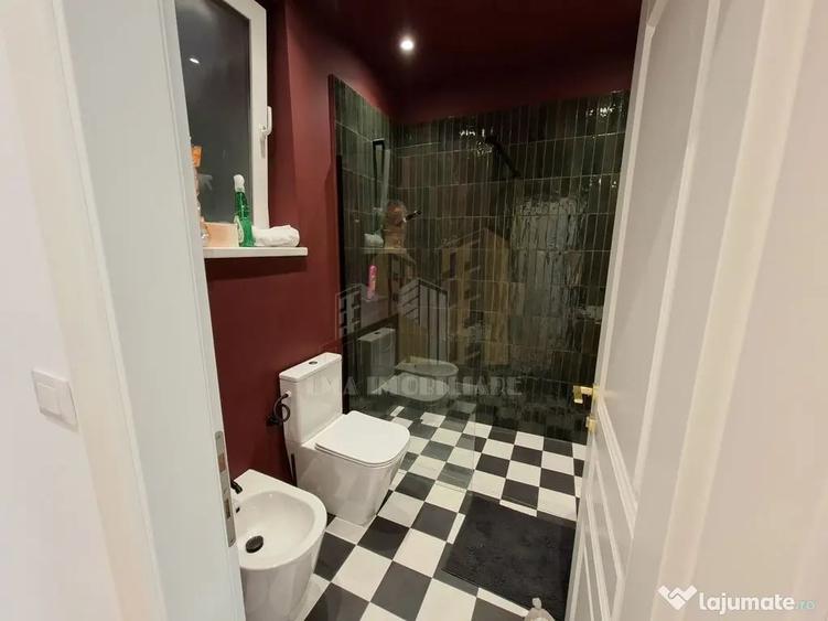 Apartament cu 3 camere semidecomandat în Schei