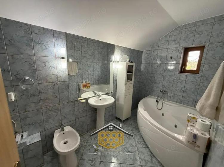 Casa P+1 cu garaj si 950 mp teren in Simnicul de jos - Comision 0% - 12