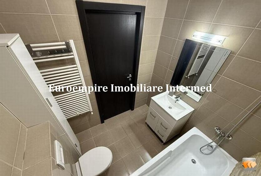 Apartament cu 3 camere decomandat, zona KM 4-5 - 3