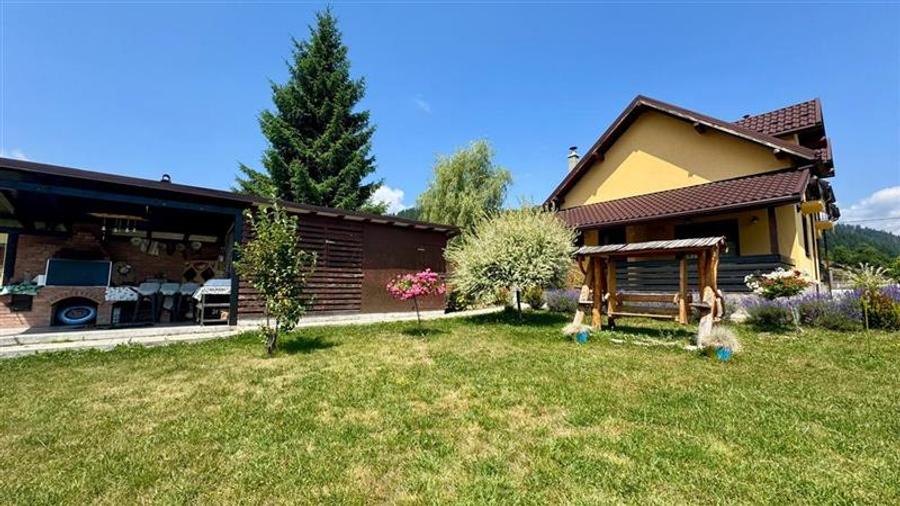 Refugiu pretios:jacuzzi, lemn masiv,2.000 mp teren,4 dormitoare, cuptor, investi - 10