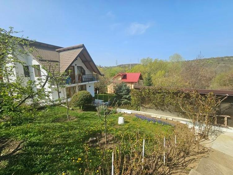 VILĂ ELEGANTĂ CU PRIVELIȘTE DEOSEBITĂ – VALENII DE MUNTE - 8