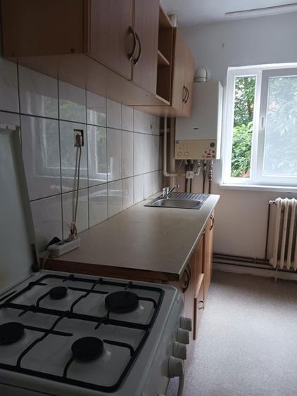 Apartment 2 camere decomandat, etaj 1 , de inchiriat - 6