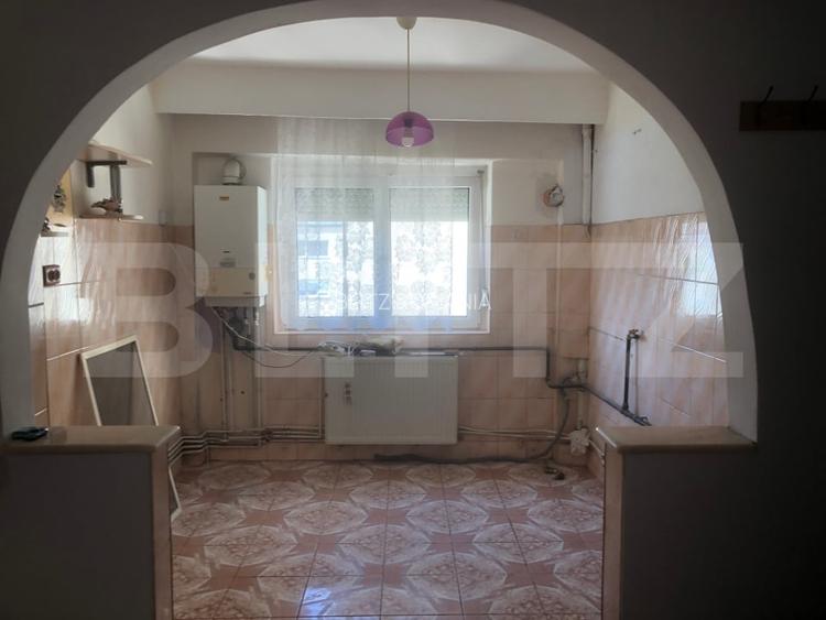Apartament de vanzare, cu 3 camere, 63 mp, zona M16