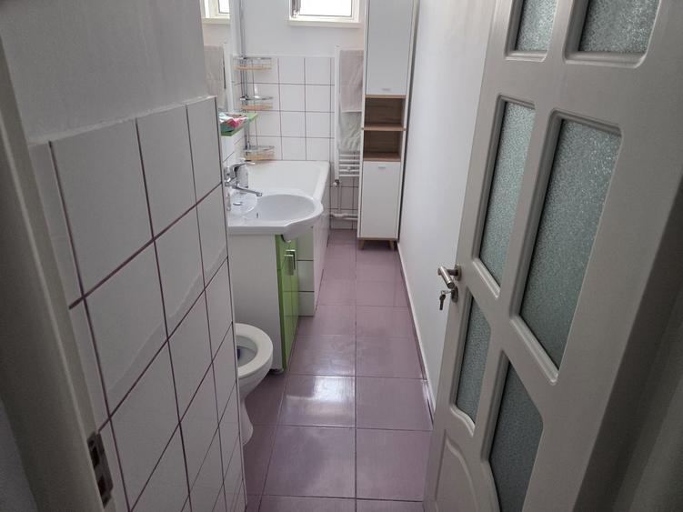 Inchiriez apartament 2 camere - 4
