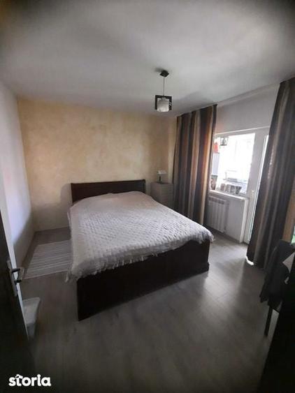 Vand apartament cu 3 camere ultracentral - 1