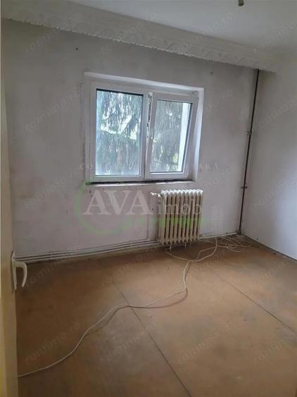 Apartament 3 camere ,zona Tic Tac - 3