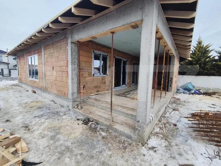 Casa finisata la cheie la intrare in Santandrei racordata la toate utilitatile - 11