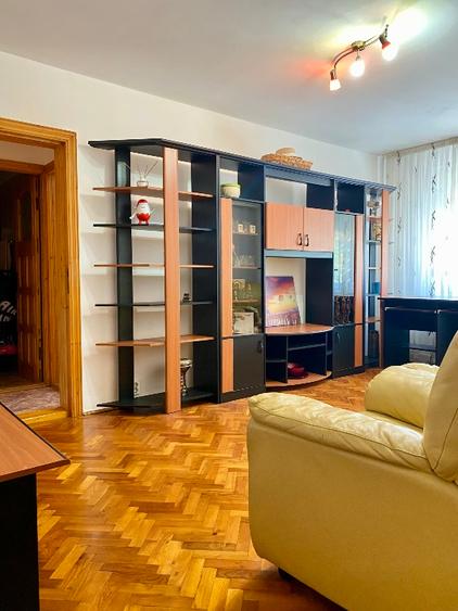 PROPRIETAR - vând apartament cu 4 camere  - 3