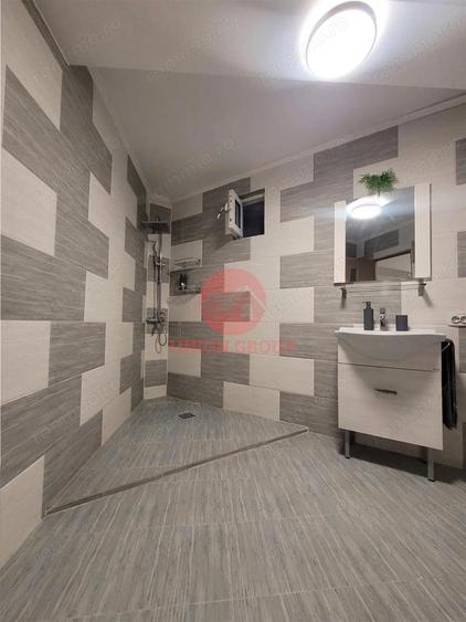 Casa Renovata si Mobilata Complet - Pozitionare Excelenta - Aproape de Delfinariu si Bd Mamaia - 3