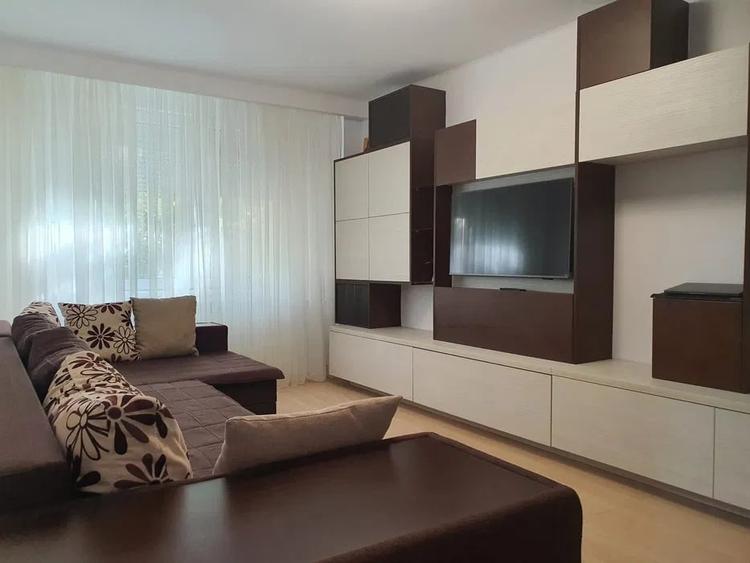 Apartament de 3 camere, decomandat, 2 bai, zona Dristor - 1