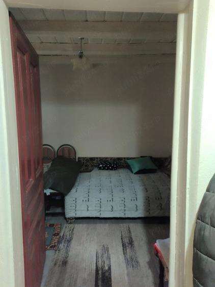Casă cu 3 camere cu Teren 1800 Mp în Leiculești