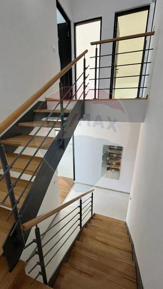 Vila de vanzare langa lac - Medias - 3