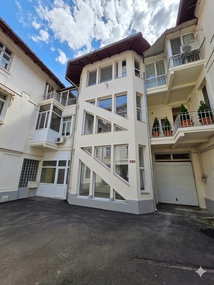 Garsonieră 44MP ,parcare Privata, Piața Romana - 15