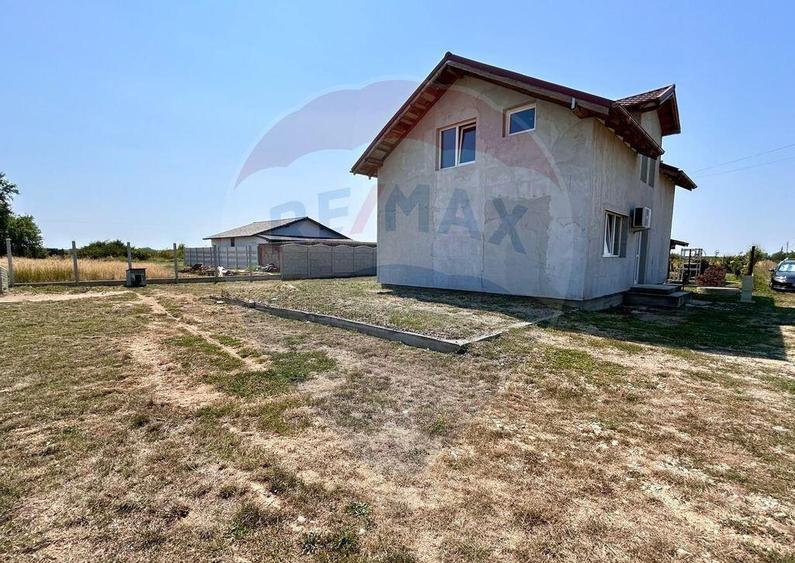 Casa de vanzare la gri cu 4 camere,teren 552mp in Les - 6