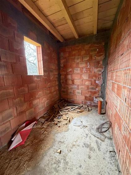 Casa la rosu din caramida de vanzare in comuna Carligele - 9