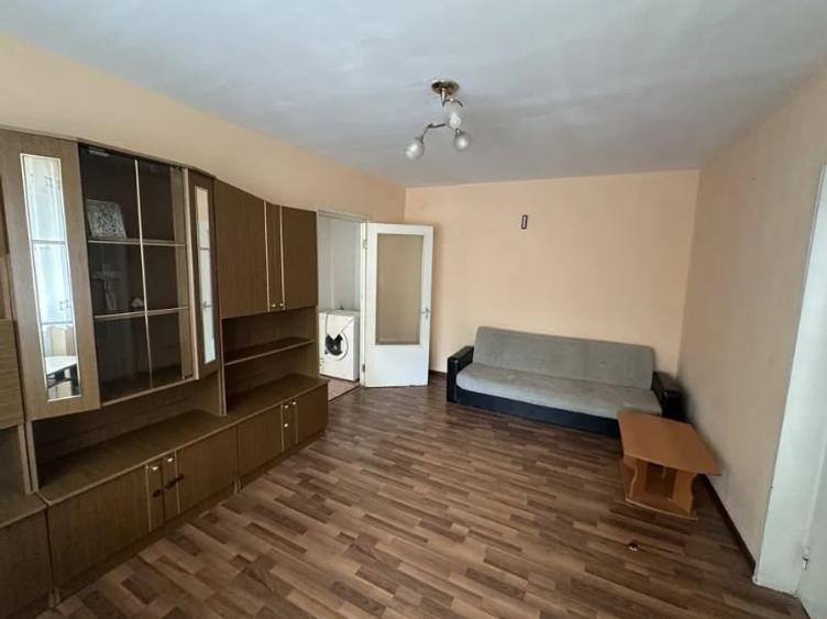 MetrouP-ta Sudului ,Berceni,bl.1980, 1/10, mobilat,utilat,balcon,bucatarie mare. - 1