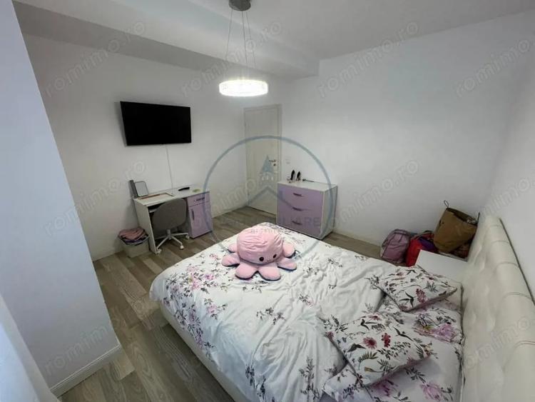 Apartament cu 3 camere decomandat în Calea Moldovei