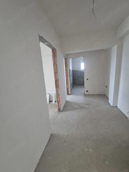 Vand apartament compus din 2 camere, hol, baie ,bucatarie si balcon, semifinisat Str. Liviu Rebreanu - 6