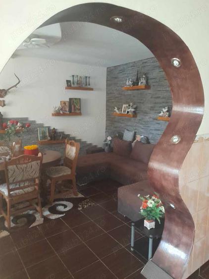 Casa cu mansarda in centru Loc Belcesti jude?ul Ia?i - 4