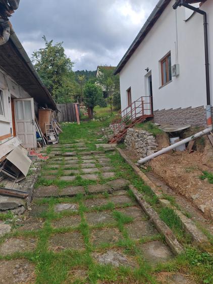 Casa de vanzare cu patru camere in Sacele - 1