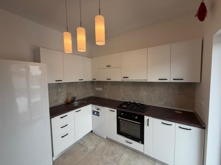 Casa Individuala 4 camere, 2 bai, gradina, foisor, 2 parcari - 2