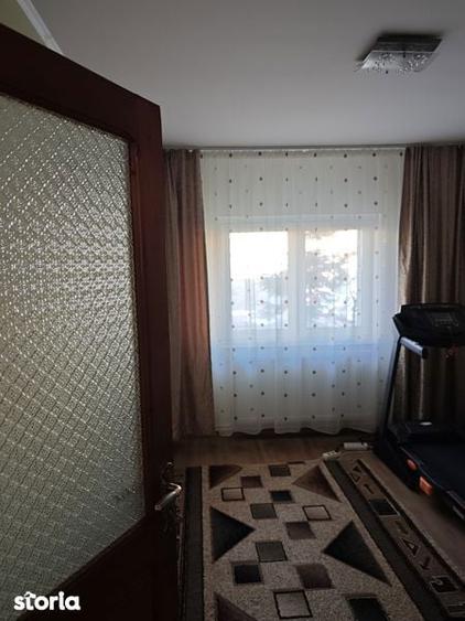 Persoana fizica- vanzare apartament 4 camere - 1