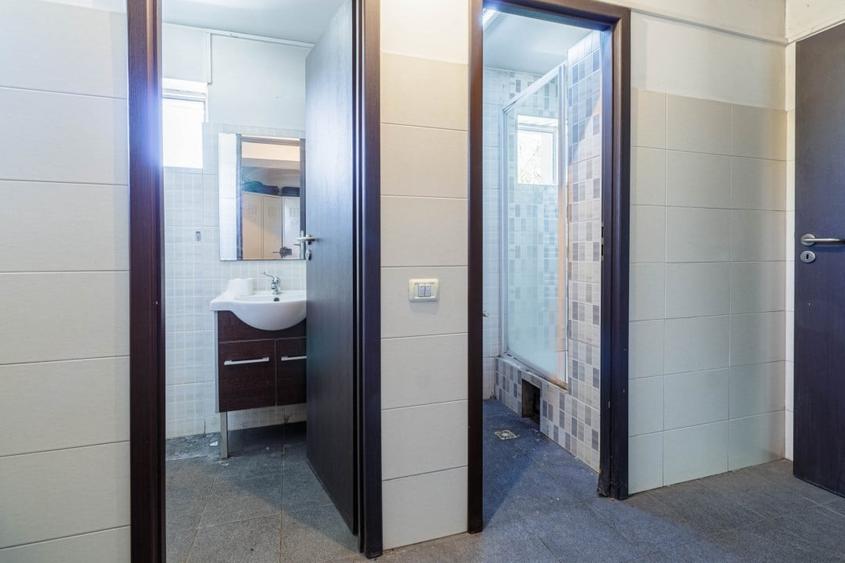 Cladire Moderna, Ideala pentru Locuinta sau Afacere, cu Terasa Panoramica - 27