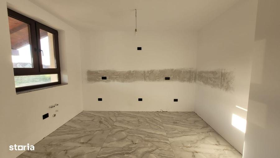 Casă cu 4 camere în Central