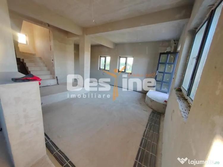 Casă cu 3 camere cu Teren 500 Mp în Lunca Cetățuii