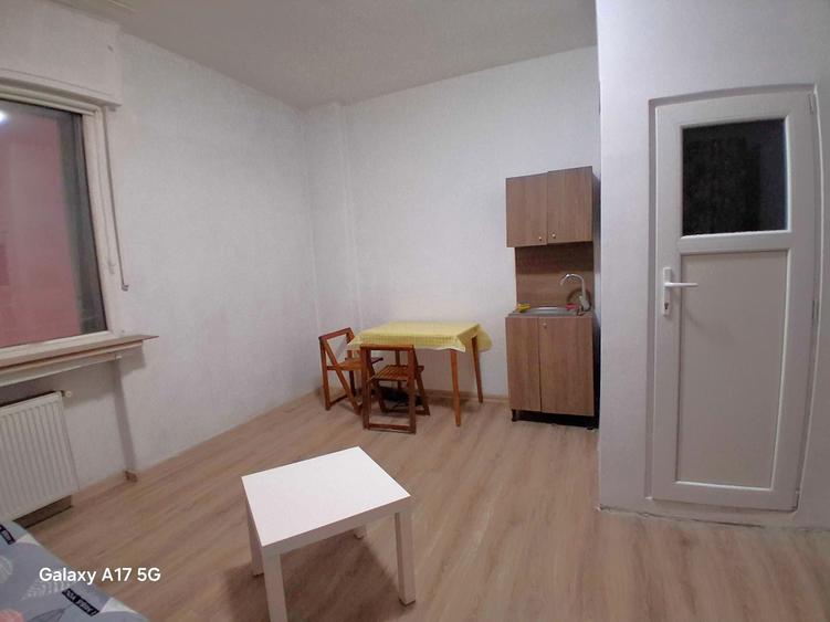 Magheru, Universitate, Romana, ultracentral, stradal, zugravita, ocazie - 4