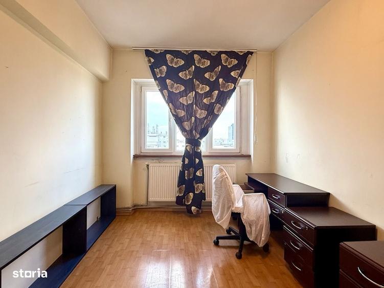 Apartament cu 3 camere decomandat în Titulescu
