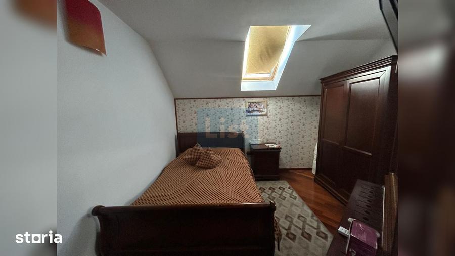 Casă cu 8 camere cu Teren 448 Mp în Central