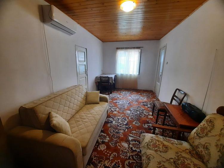 Casă cu 2 camere în Central