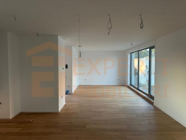 Casă individuală cu 4 camere cu Teren 316 Mp în Mamaia-Sat