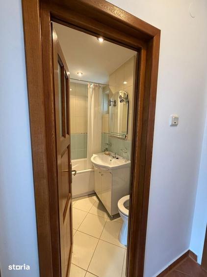 Apartament cu 3 camere decomandat în Copou