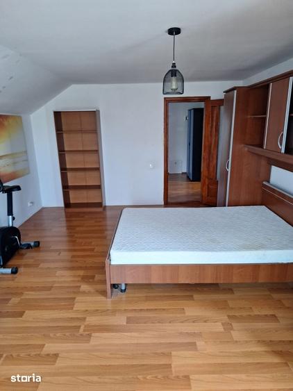 Casă cu 5 camere cu Teren 350 Mp în Șcheia
