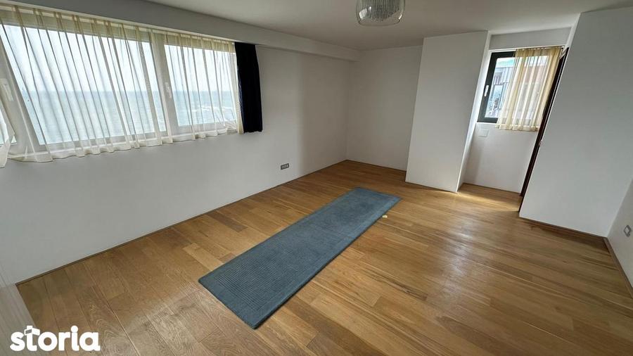 Apartament cu 5 camere în Faleza Nord