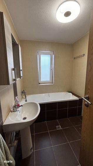 Apartament cu 3 camere decomandat, mobilat în Central