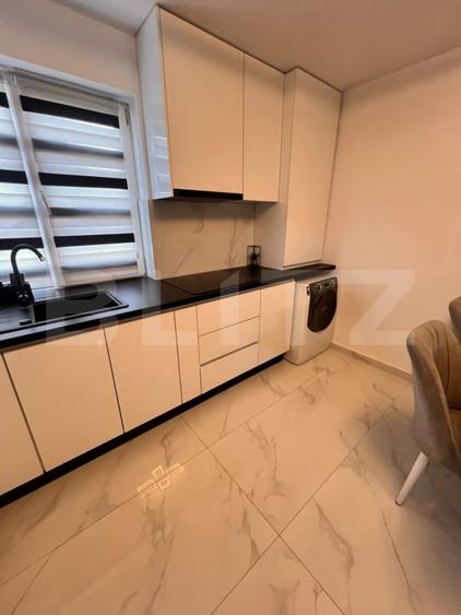 Apartament 3 camere de vânzare, 94 mp, zona Centrala - 2