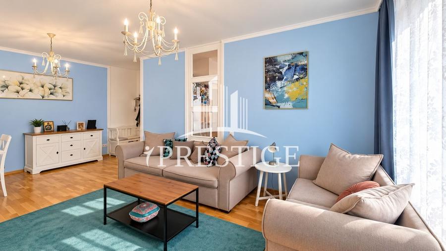 Apartament cu 4 camere decomandat, mobilat în Central