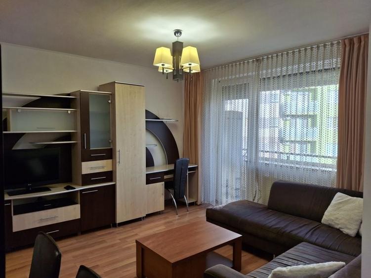 Apartament cu 2 camere semidecomandat în Central