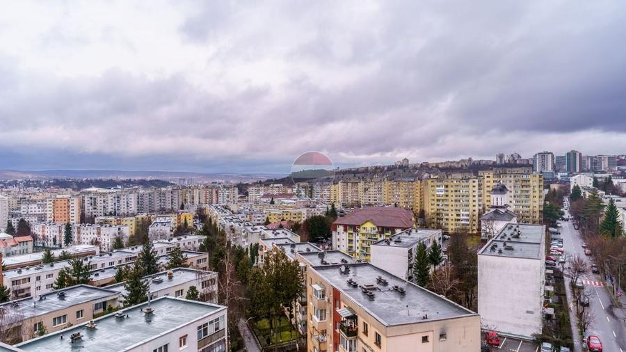 Apartament cu 3 camere semidecomandat, mobilat în Mănăștur