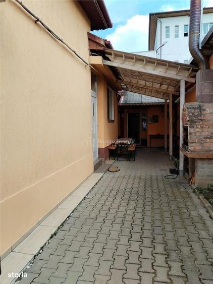 Casă cu 4 camere în Aurel Vlaicu