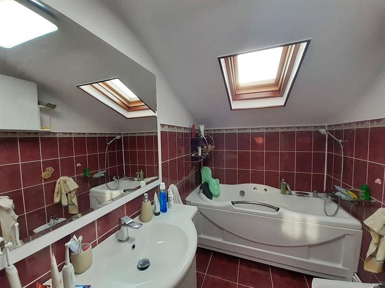Casă cu 3 camere cu Teren 175 Mp în Tătărași